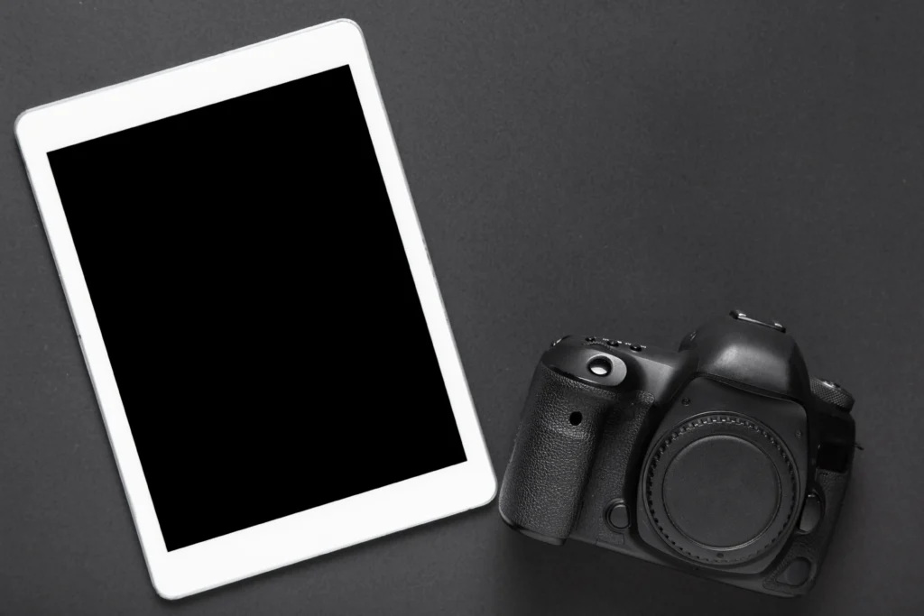 top-view-camera-tablet-with-copy-space